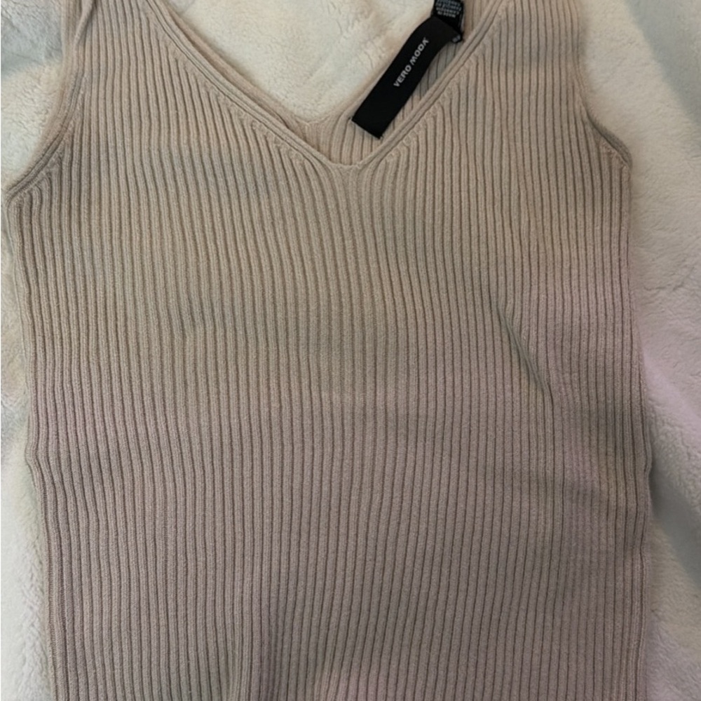 Vero Moda Ribbed V-Neck Cream Tank Top
